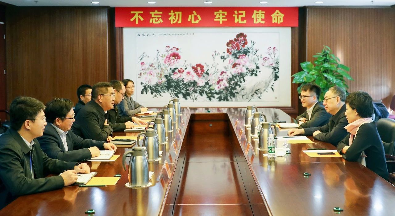 姜仁鋒會見中國國新黨委委員、總會計師劉學(xué)詩 