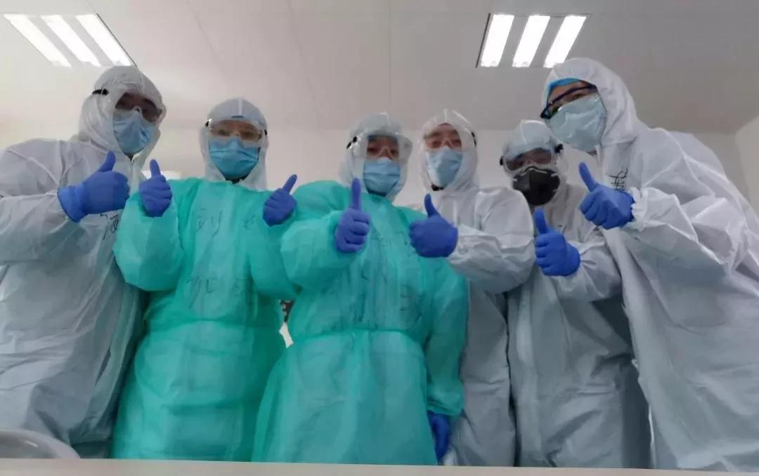 6位“戰(zhàn)士”，每天工作14小時(shí)