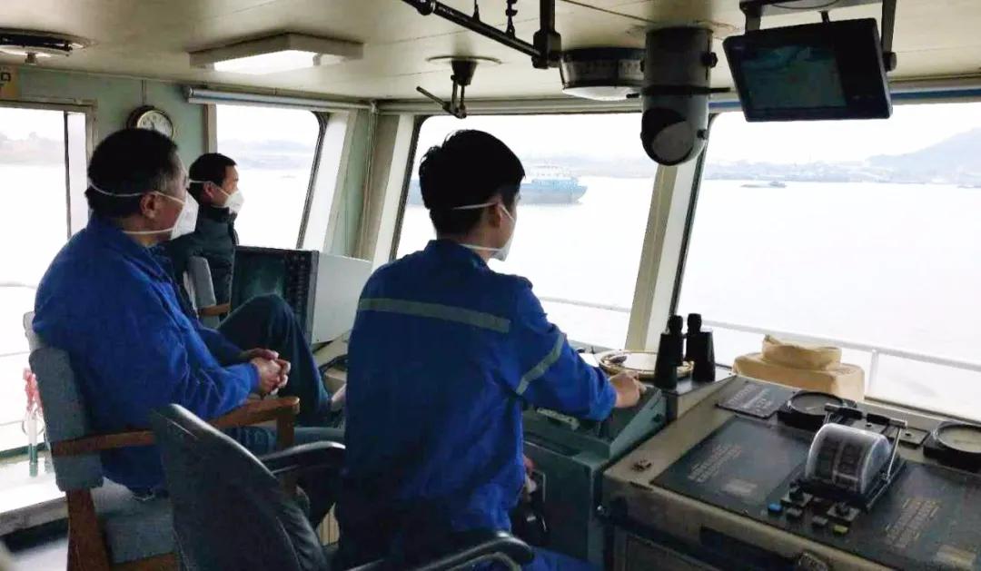 2月24日，“武船拖一號”開赴武昌碼頭待命